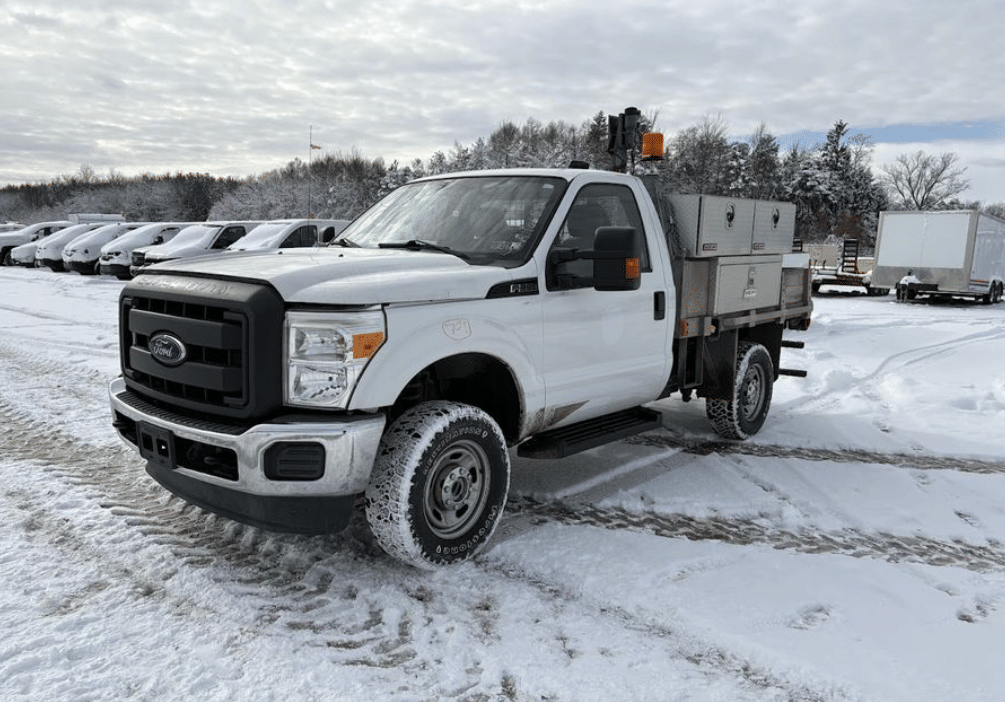 2016 Ford F-350 Equipment Image0