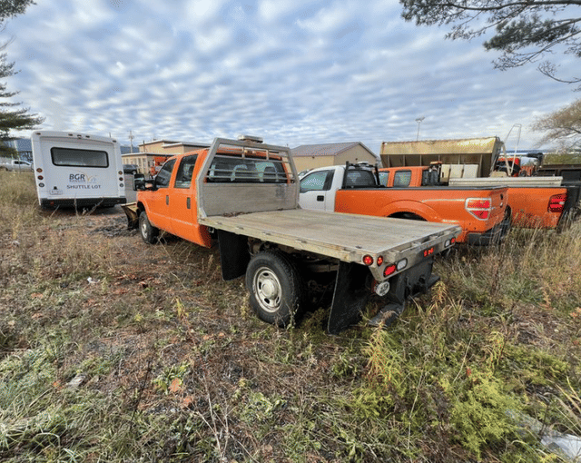 Image of Ford F-350 equipment image 1
