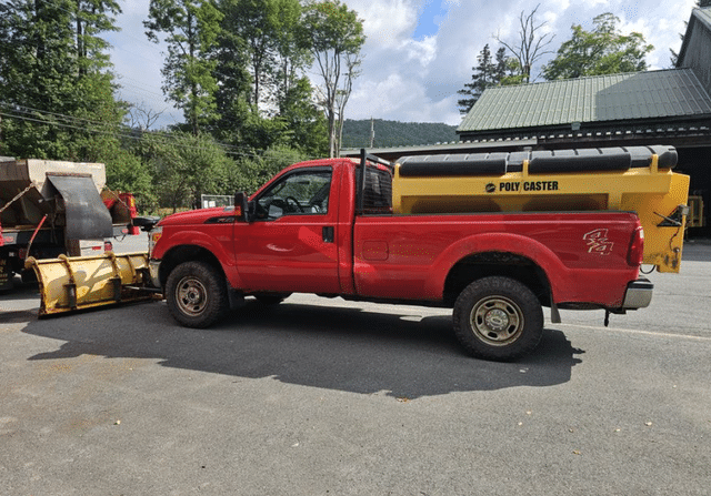 Image of Ford F-350 equipment image 1