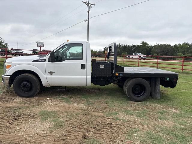 Image of Ford F-350 equipment image 1