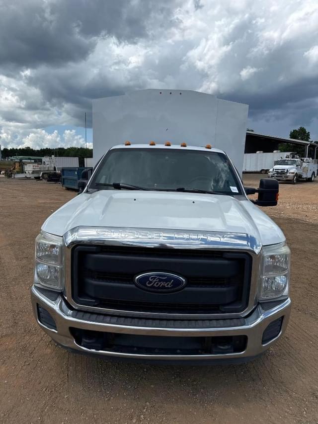 Image of Ford F-350 equipment image 1