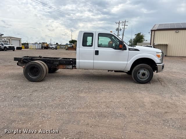 Image of Ford F-350 equipment image 4