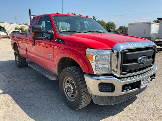 Image of Ford F-350 equipment image 2