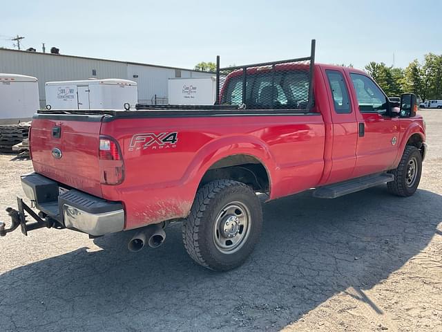 Image of Ford F-350 equipment image 4