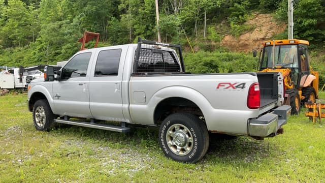 Image of Ford F-350 equipment image 3