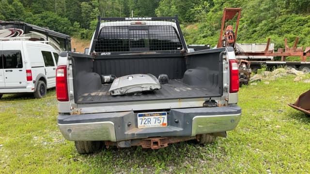 Image of Ford F-350 equipment image 4