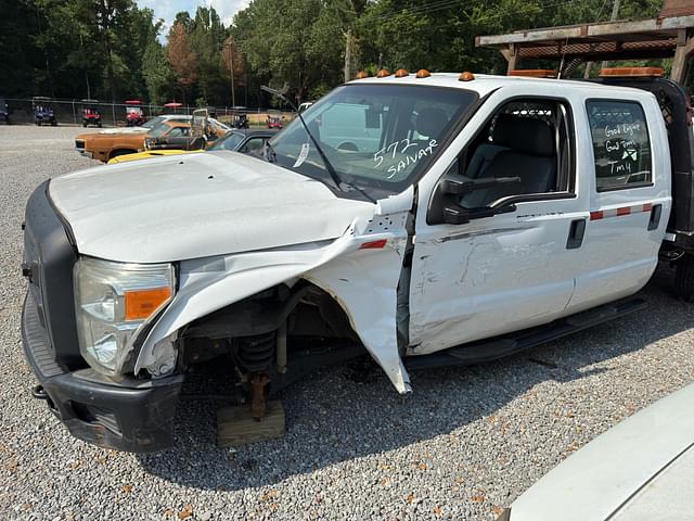 Image of Ford F-350 equipment image 1