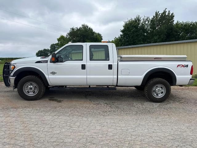 Image of Ford F-350 equipment image 1
