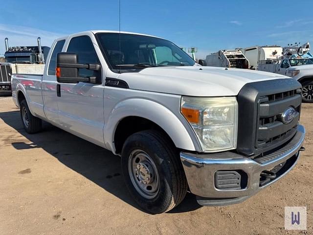 Image of Ford F-350 equipment image 2