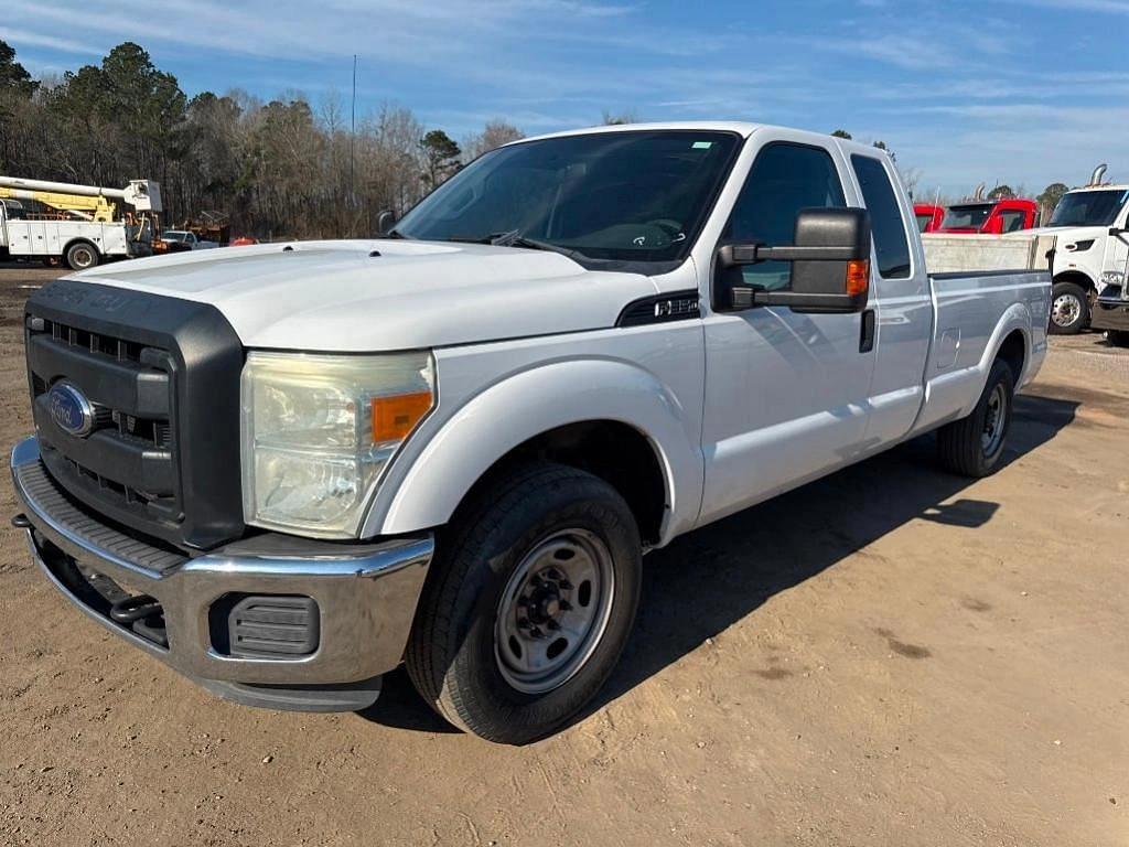 Image of Ford F-350 Primary image