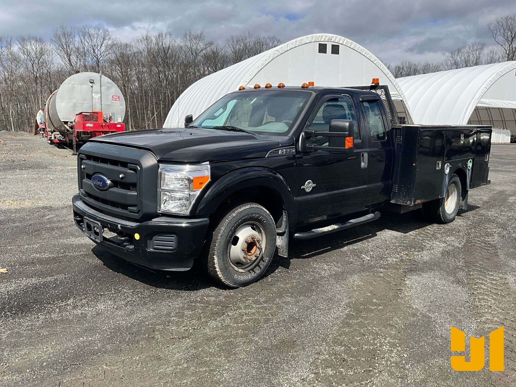 2016 Ford F-350 Equipment Image0