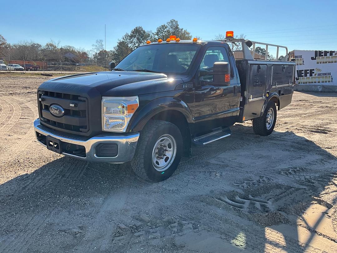 Image of Ford F-350 Primary image