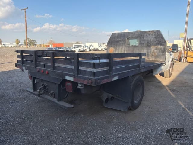 Image of Ford F-350 equipment image 4