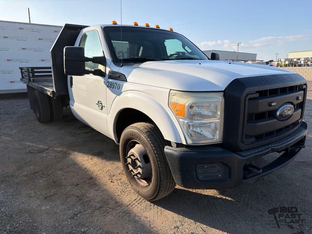 Image of Ford F-350 equipment image 2