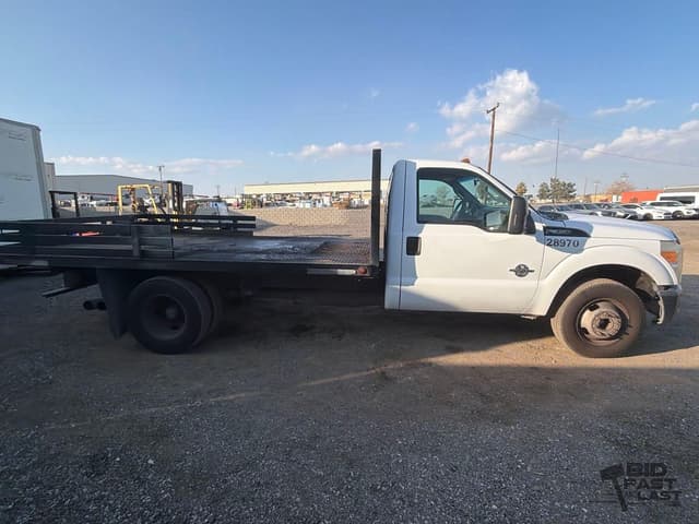 Image of Ford F-350 equipment image 3