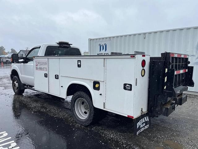 Image of Ford F-350 equipment image 1