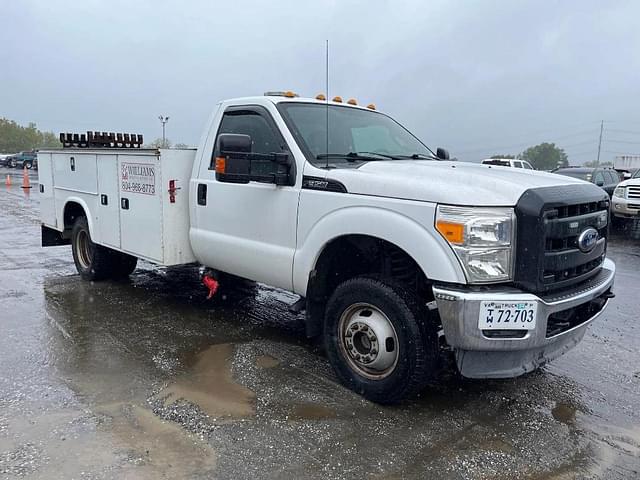 Image of Ford F-350 equipment image 3