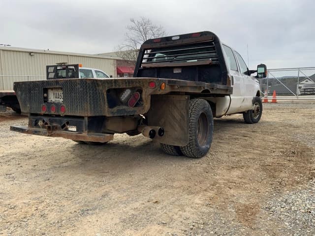 Image of Ford F-350 equipment image 2