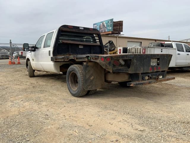 Image of Ford F-350 equipment image 3