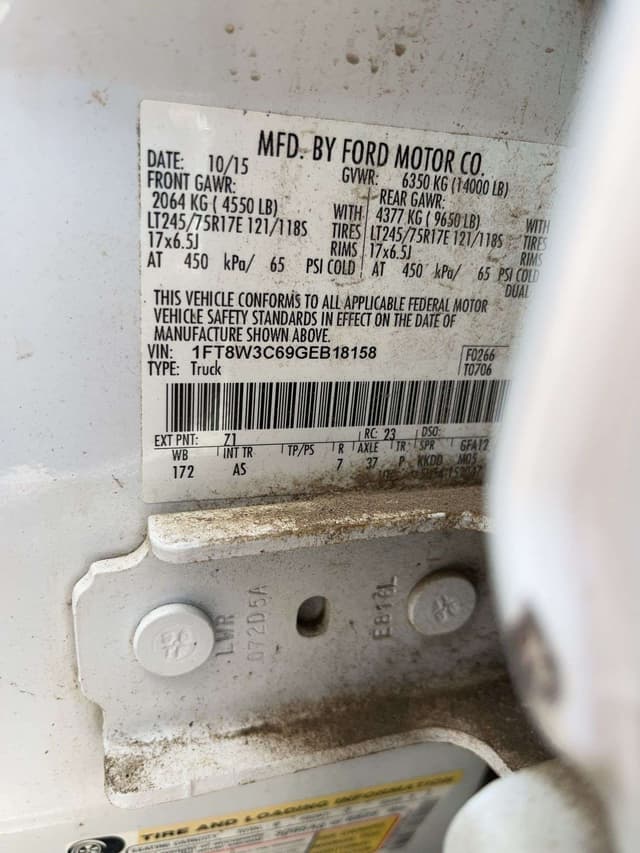 Image of Ford F-350 equipment image 3