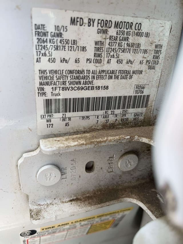 Image of Ford F-350 equipment image 2