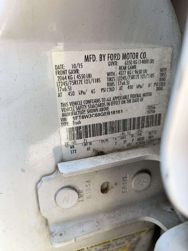 Image of Ford F-350 equipment image 3