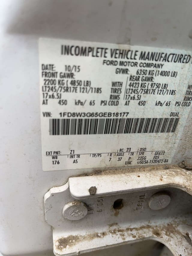 Image of Ford F-350 equipment image 2