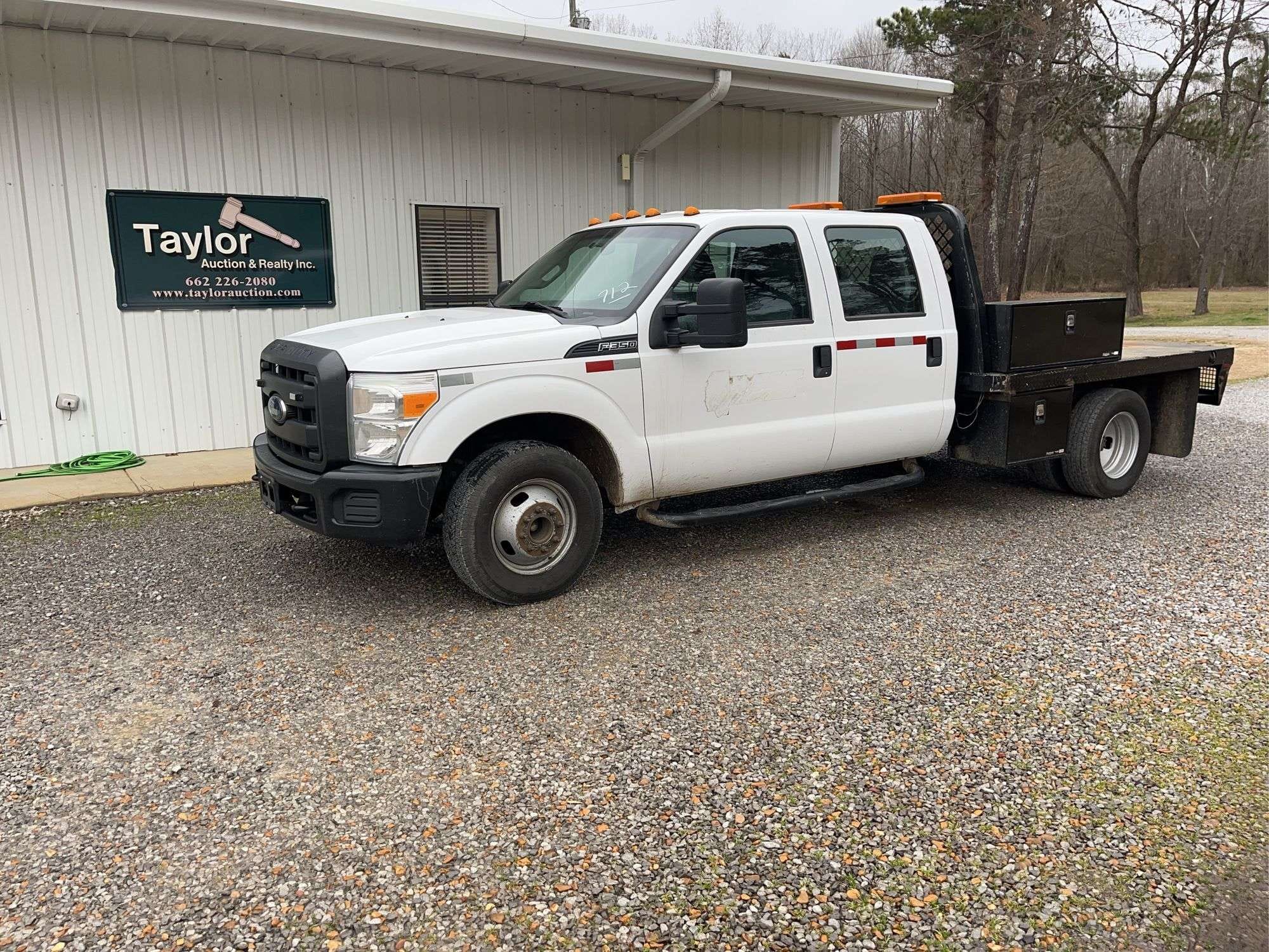 2016 Ford F-350 Equipment Image0