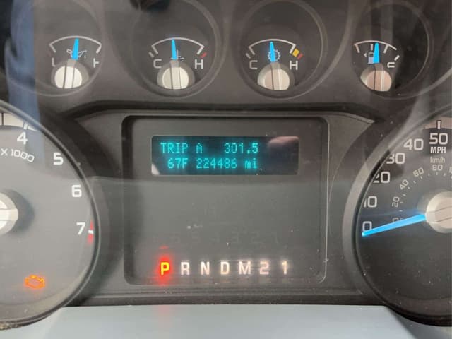 Image of Ford F-350 equipment image 4