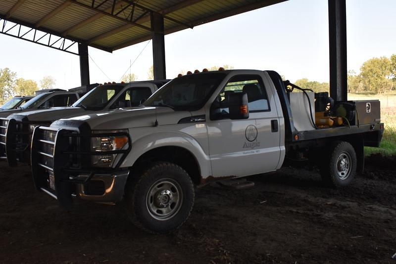 Image of Ford F-350 Primary image