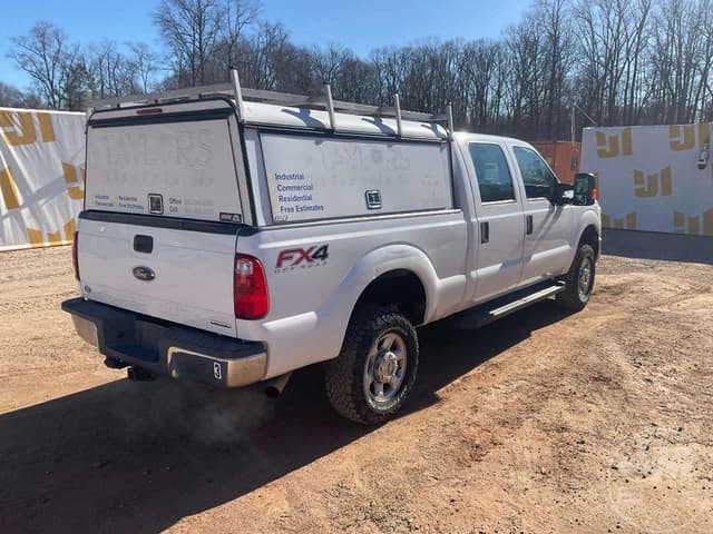 Image of Ford F-350 equipment image 4