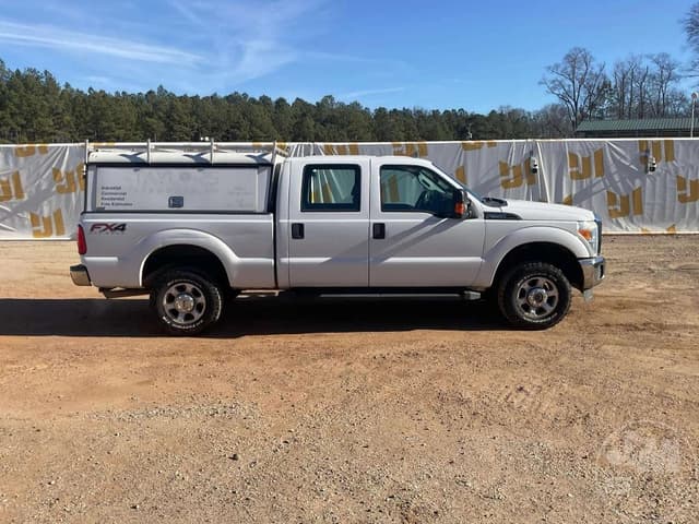 Image of Ford F-350 equipment image 3