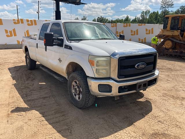 Image of Ford F-350 equipment image 2