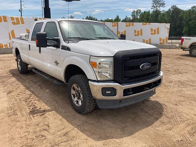 Image of Ford F-350 equipment image 2