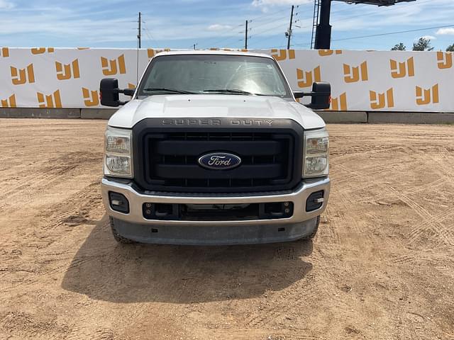 Image of Ford F-350 equipment image 1