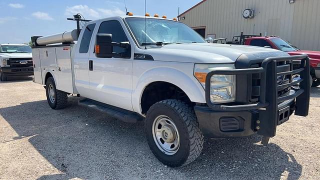 Image of Ford F-350 equipment image 1