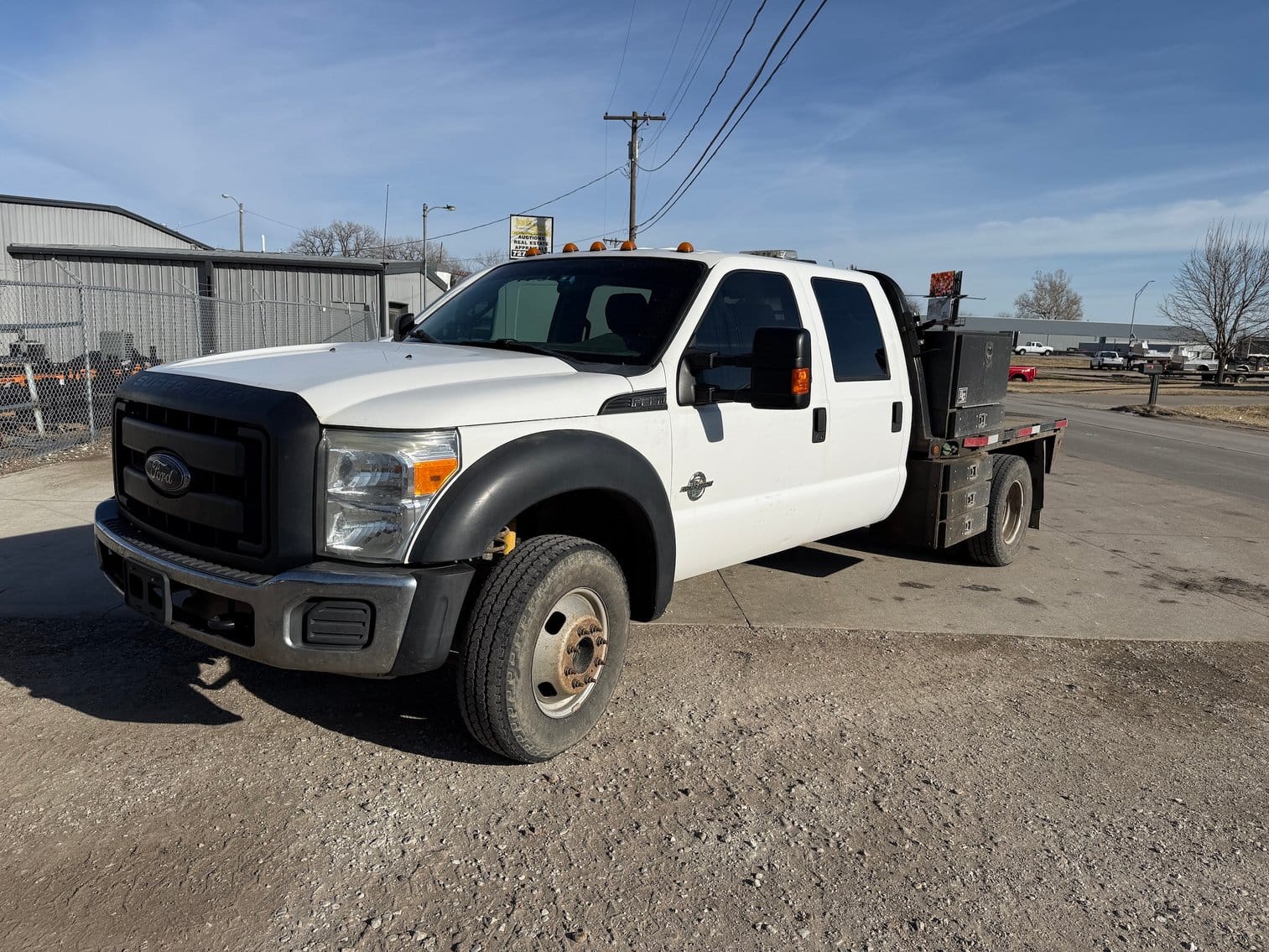 2016 Ford F-350 Equipment Image0