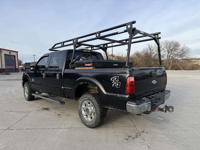 Image of Ford F-350 equipment image 4