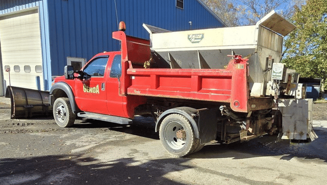 Image of Ford F-450 equipment image 2