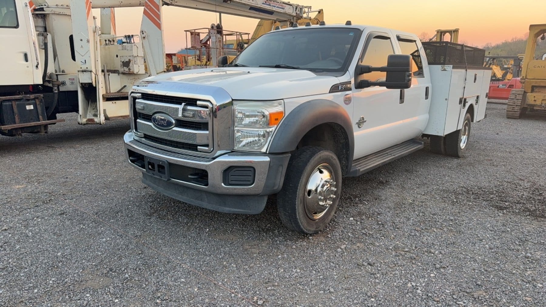 2016 Ford F-450 Equipment Image0