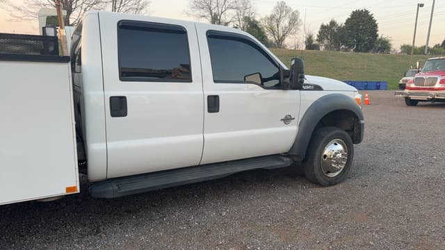 Image of Ford F-450 equipment image 3