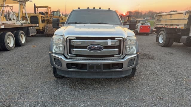 Image of Ford F-450 equipment image 1