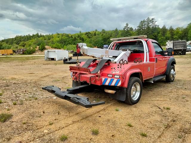 Image of Ford F-450 equipment image 4