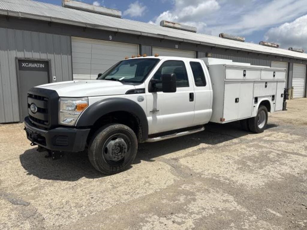 2016 Ford F-450 Equipment Image0