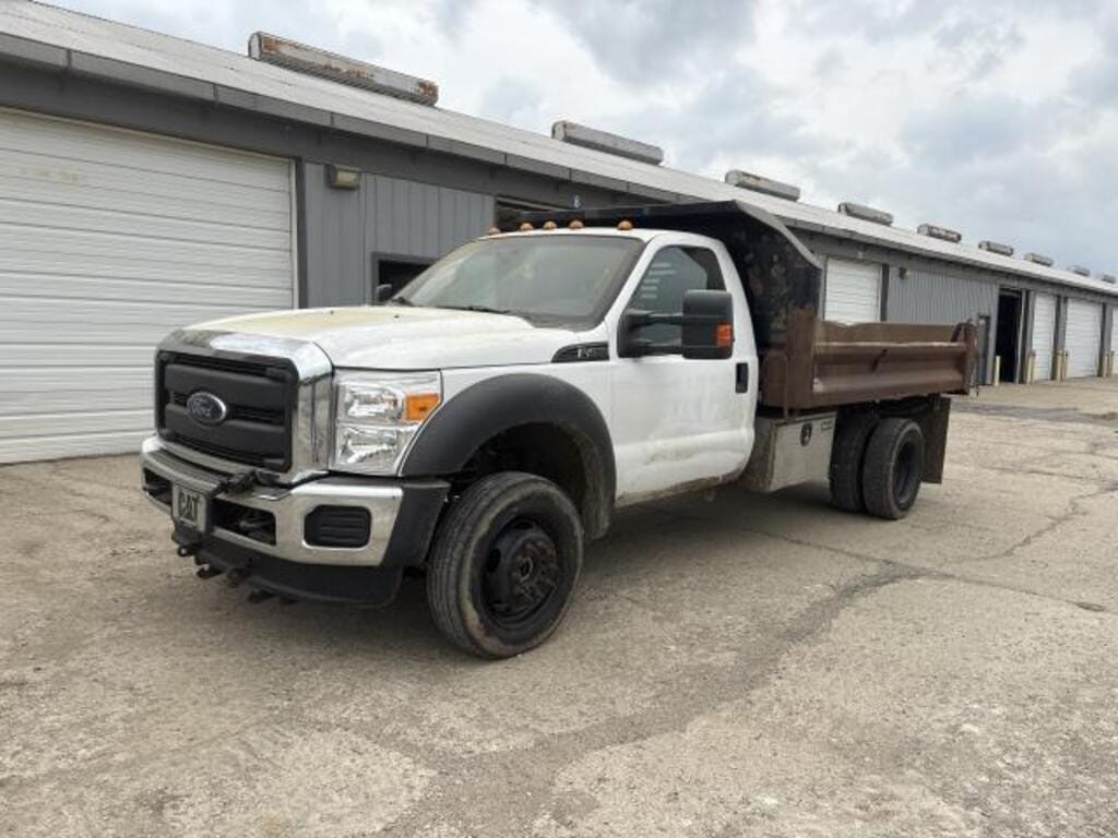 2016 Ford F-450 Equipment Image0