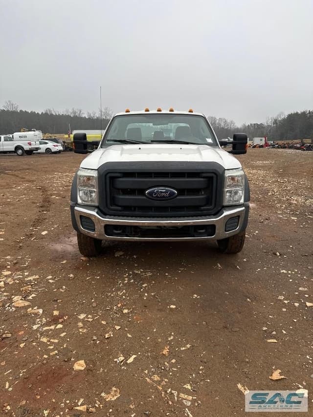 Image of Ford F-450 equipment image 1