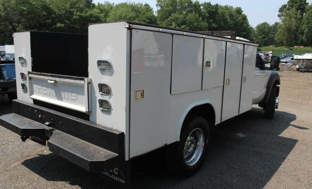 Image of Ford F-550 equipment image 4
