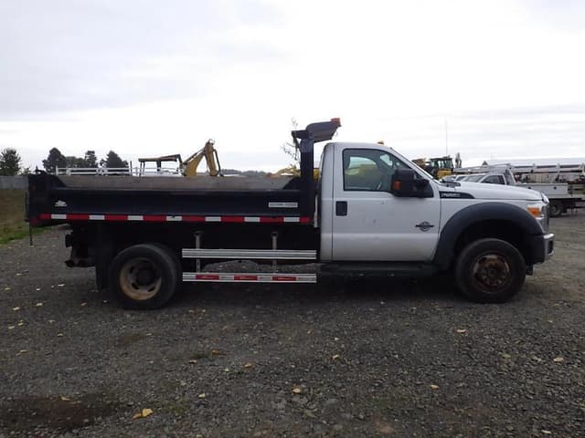 Image of Ford F-550 equipment image 3