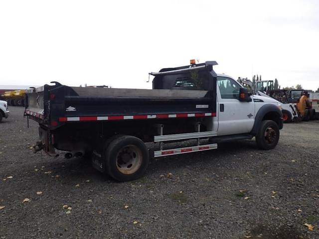 Image of Ford F-550 equipment image 4