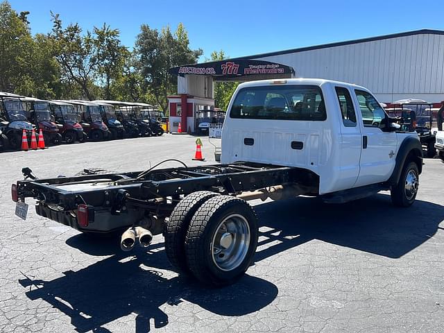 Image of Ford F-550 equipment image 4